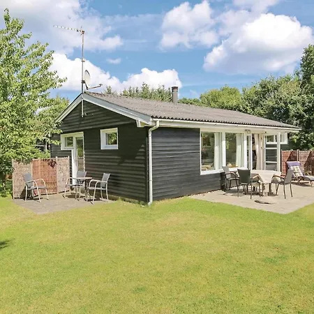 Two Bedroom Holiday In Dom wakacyjny *