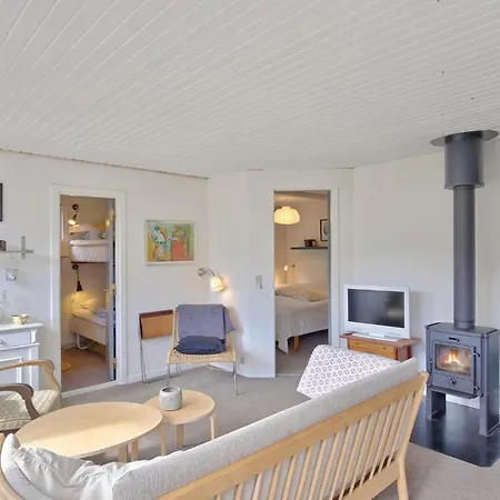 Dom wakacyjny Two Bedroom Holiday In