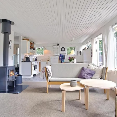 Two Bedroom Holiday In Hadsund